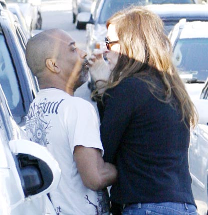 julia vs paparazzo